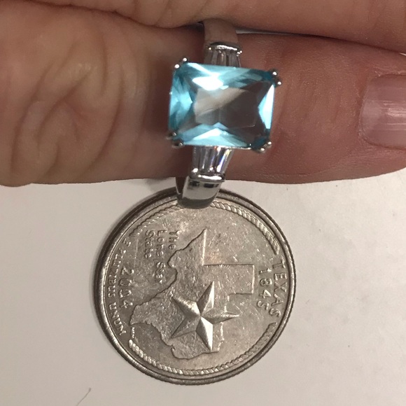 Aquamarine & White Topaz Gemstone Ring - Picture 8 of 8